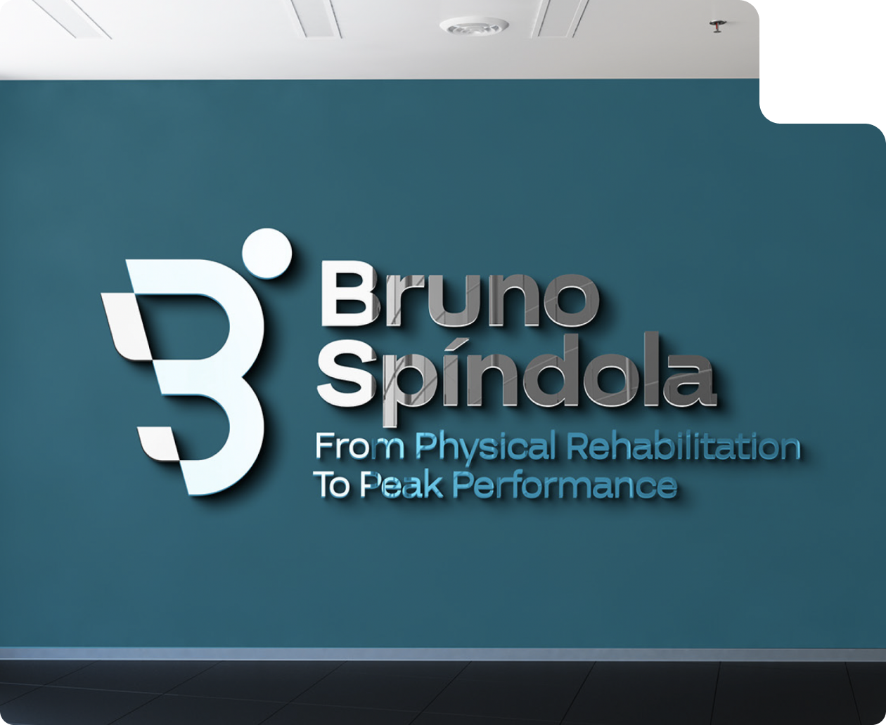 Marca Bruno Spindola aplicada em parede azul